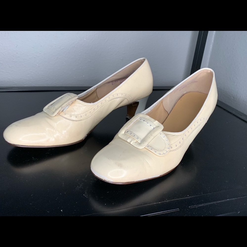 Vintage 70’s patent cream loafer
